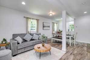 Living area - NEW!! Enchanting Pocono Summit Modern Lakehouse with Hottub & Privacy! (Pocono Summit)