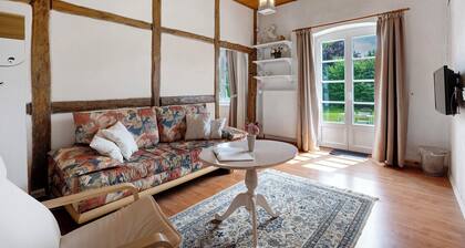 Apartment 'Fachwerkzimmer' with Shared Garden and Wi-Fi