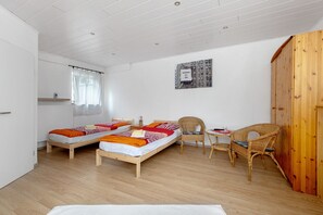 1 quarto, Wi-Fi de cortesia, roupa de cama