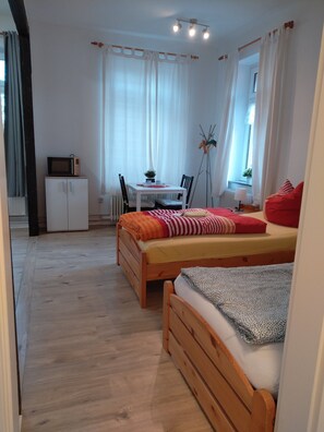 1 bedroom, free WiFi, bed sheets