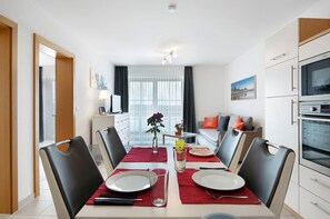 Dining - Apartment 'Rosi' with Balcony and Wi-Fi (Ihrlerstein)