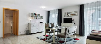 Studio Apartment 'Mia' with Mountain View, Balcony and Wi-Fi