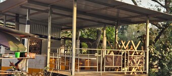 Modern House near a river "La Casita Cruz"