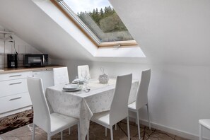 Dining - Apartment 'Apartmenthaus Fister' with Lake View, Shared Garden and Wi-Fi (Schluchsee)