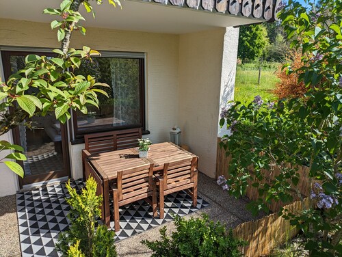 Ferienwohnung Wiesenblümle" mit privater Terrasse, privatem Garten und WLAN