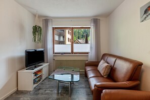 Télévision, table de tennis de table