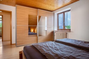 3 quartos, ferros/tábuas de passar roupa, Wi-Fi de cortesia