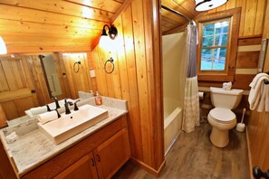 Hair dryer - The Cove: Log Cabin! Pet Friendly! Fire Pit! (Whittier)