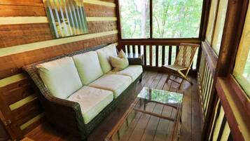 Smart-tv och eldstad