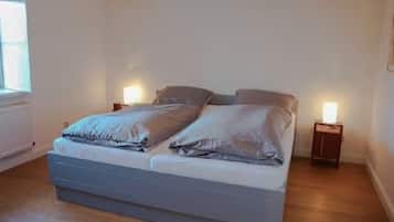 2 bedrooms, free WiFi, bed sheets