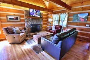 Smart-tv och eldstad