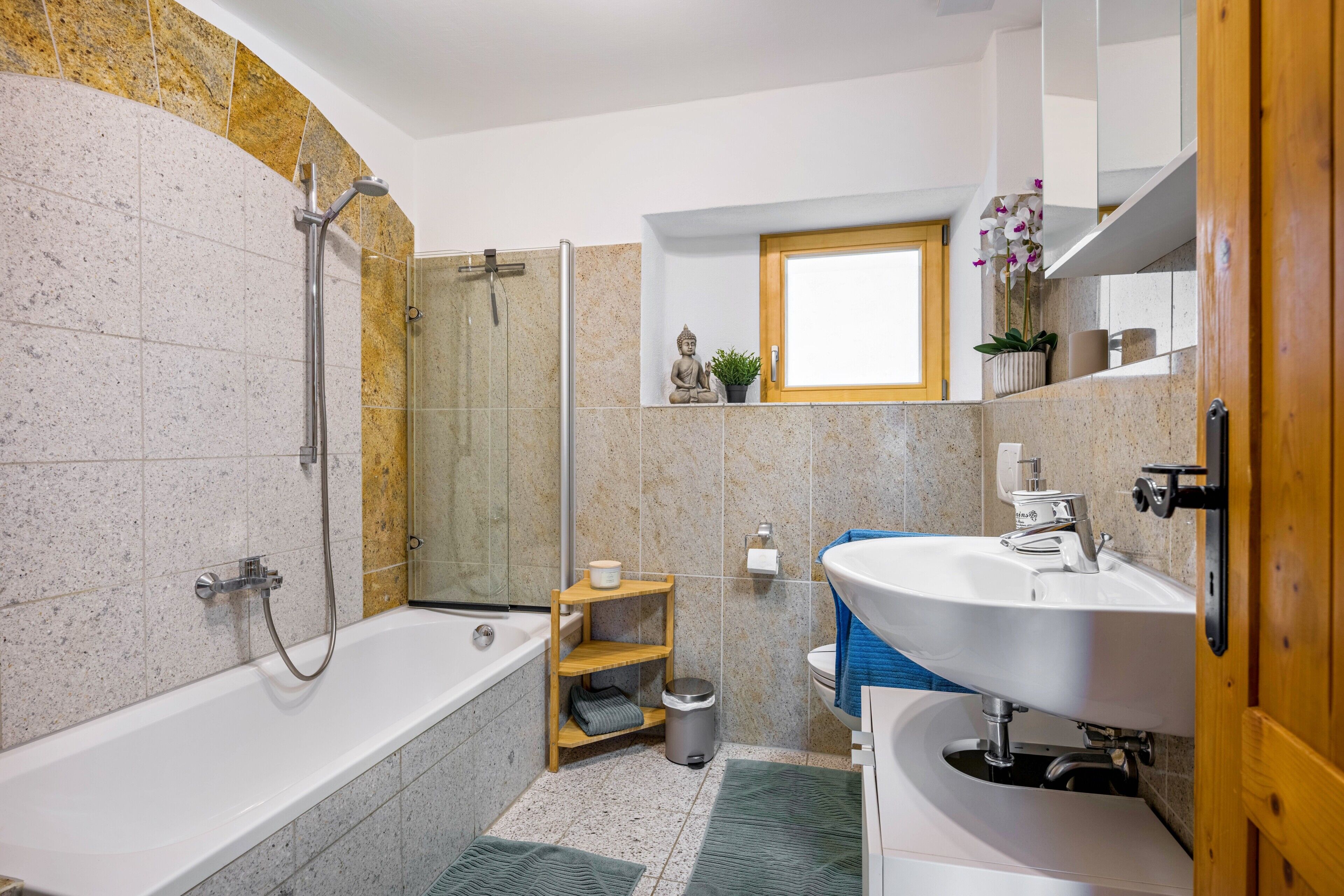 Shower, towels