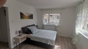 2 bedrooms, desk, free WiFi, bed sheets