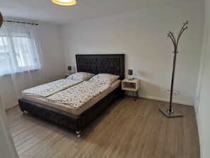 2 Schlafzimmer, Schreibtisch, kostenloses WLAN, Bettwäsche