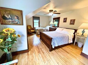 2 makuuhuonetta, silitysrauta/-lauta, Wi-Fi, vuodevaatteet