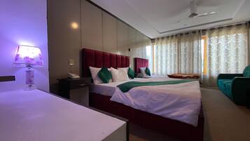 Tremannsrom – standard | Skrivebord og wi-fi (inkludert)