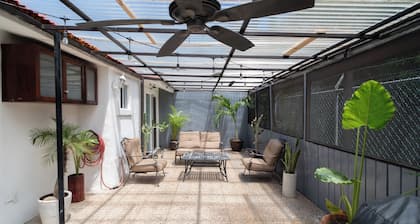 Charming 3BR House, Close To The Beach