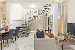 Executive Apartment | City view - Silkhaus Oasis Towers - Masdar City (Abu Dhabi)