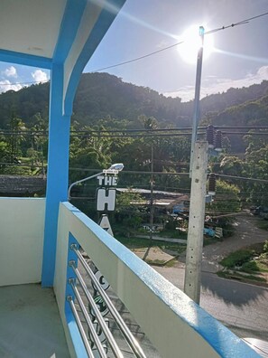 Svefnskáli - einkabaðherbergi - fjallasýn | Verönd/útipallur