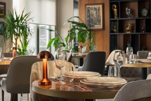 Bar (on property) - Tryp BY Wyndham Istanbul Maltepe (Istanbul)