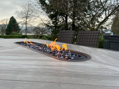 Make magical memories in comfort of Croft Cottage with Lake and  Mountain views