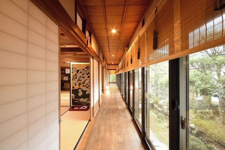 Vista desde la habitación. Koyasan Shukubo Yochiin