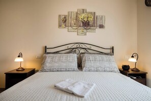 3 bedrooms, iron/ironing board, Internet, bed sheets - Villa Clara Alberobello (Alberobello)