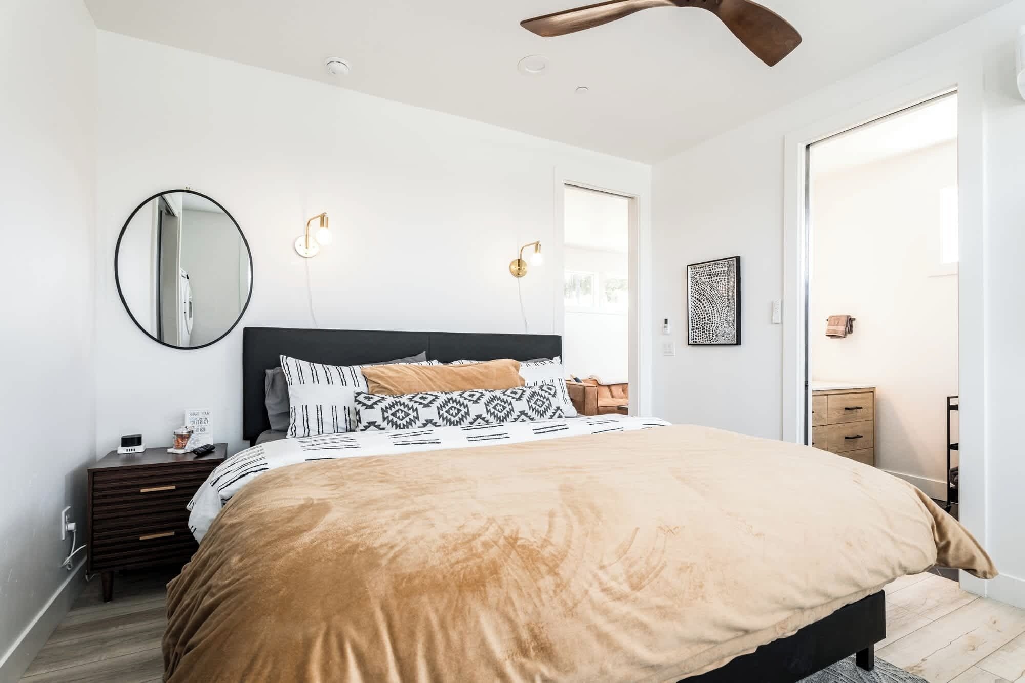 1 slaapkamer, een strijkplank/strijkijzer, reisbedje, wifi