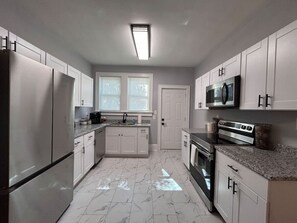 Fridge, microwave, oven, stovetop - Double King 2bed/2 bath in Downtown Columbia! (Columbia)