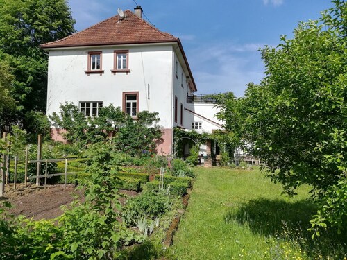 Apartment 'Ludwig Im Künstlerhaus' with Private Garden and Wi-Fi
