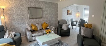 Ayr Refurbished May 2024 3 Bedroom 140m2 Detached House With Private Gardens