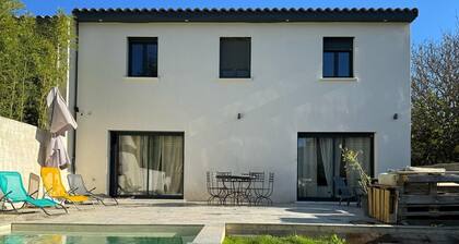 Superbe Maison avec Jardin et Piscine proche des transports