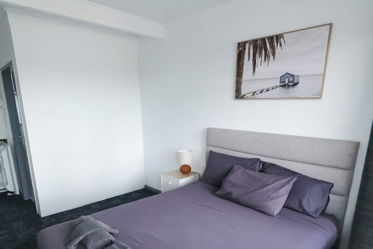 Habitación estándar, balcón | Escritorio, espacio para trabajar con laptop y insonorización