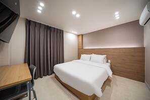 Family Residence | ผ้าม่านกันแสง, ห้องเก็บเสียง, Wi-Fi ฟรี