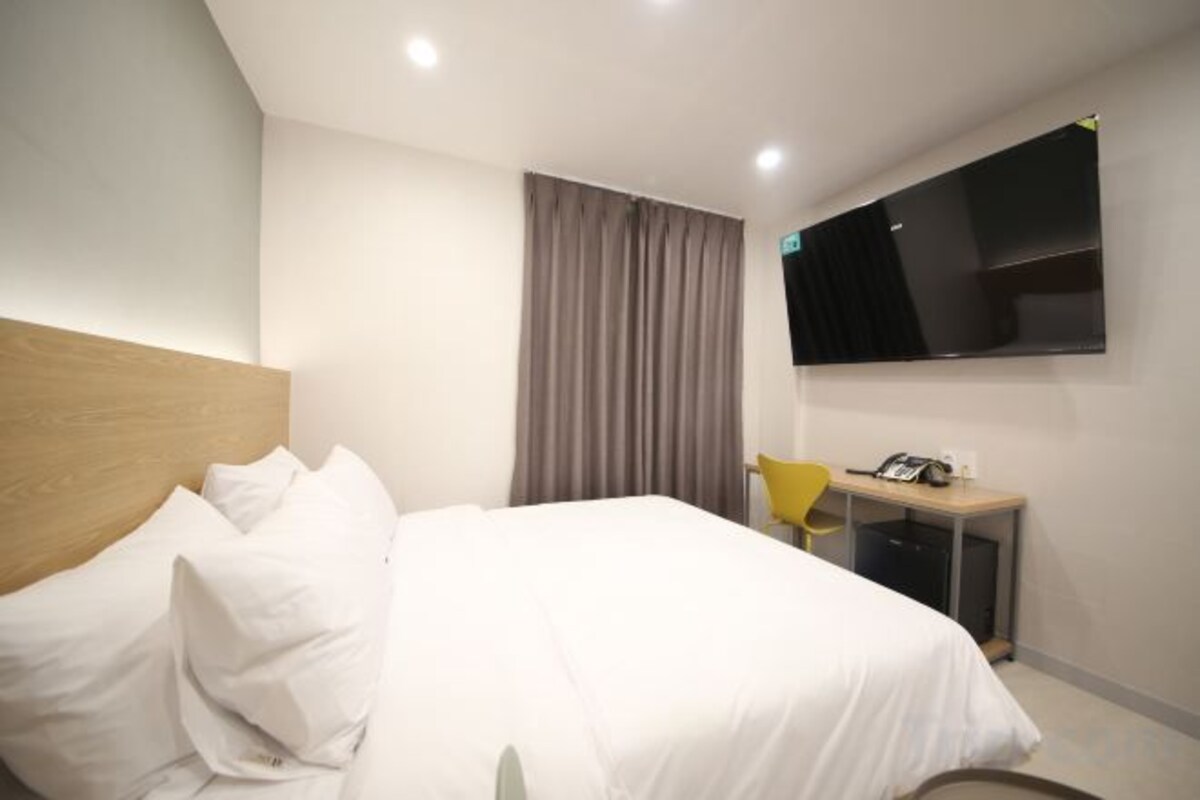 Standard Room (No Parking)
