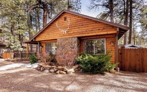 Exterior - Cozy Cabin Retreat in Munds Park (Sedona)