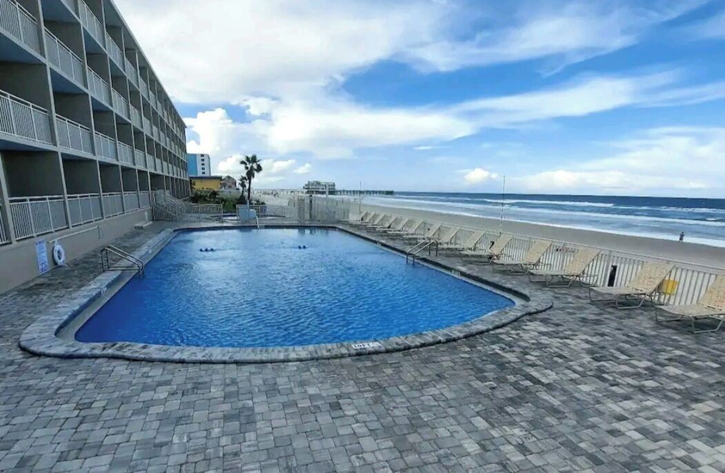 Udendørs pool