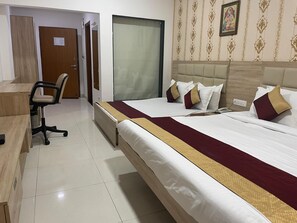 Executive Room | Desk, laptop workspace, WiFi (free) - Seth Murlidhar Mansinghka Seva Sadan (Mathura)