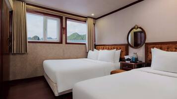 Deluxe Double or Twin Room, Sea View | Desk, soundproofing, free WiFi