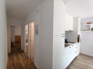 Frigorifero, microonde, forno, lavastoviglie