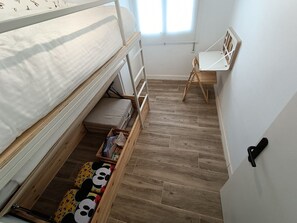 1 bedroom, free WiFi, bed sheets