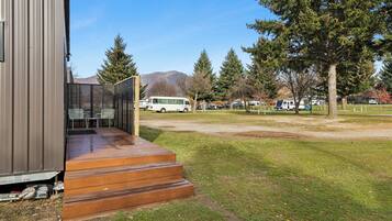 Tiny Cabin - No Ensuite | Terrace/patio