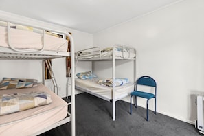 Economy Lodge Room | 1 chambre, lits bébé (en supplément), Wi-Fi gratuit