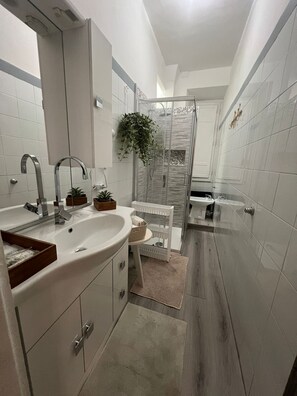 Appartement, 2 chambres, fumeurs | Salle de bain