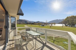 Terrace/patio - Hampshire Holiday Parks - Glendhu Bay (Glendhu Bay)