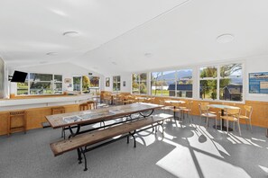 Dining - Hampshire Holiday Parks - Glendhu Bay (Glendhu Bay)