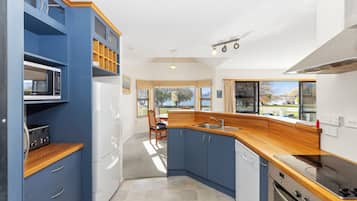 Superior Lake View 3 Bedroom House