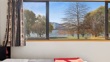 Superior Lake View 3 Bedroom House | Lake view