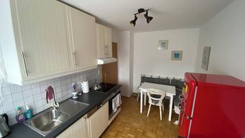 Kühlschrank, Ofen, Herdplatte, Geschirrspüler