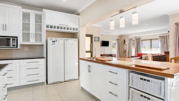 Nhà (3 Bedrooms) | Nội thất